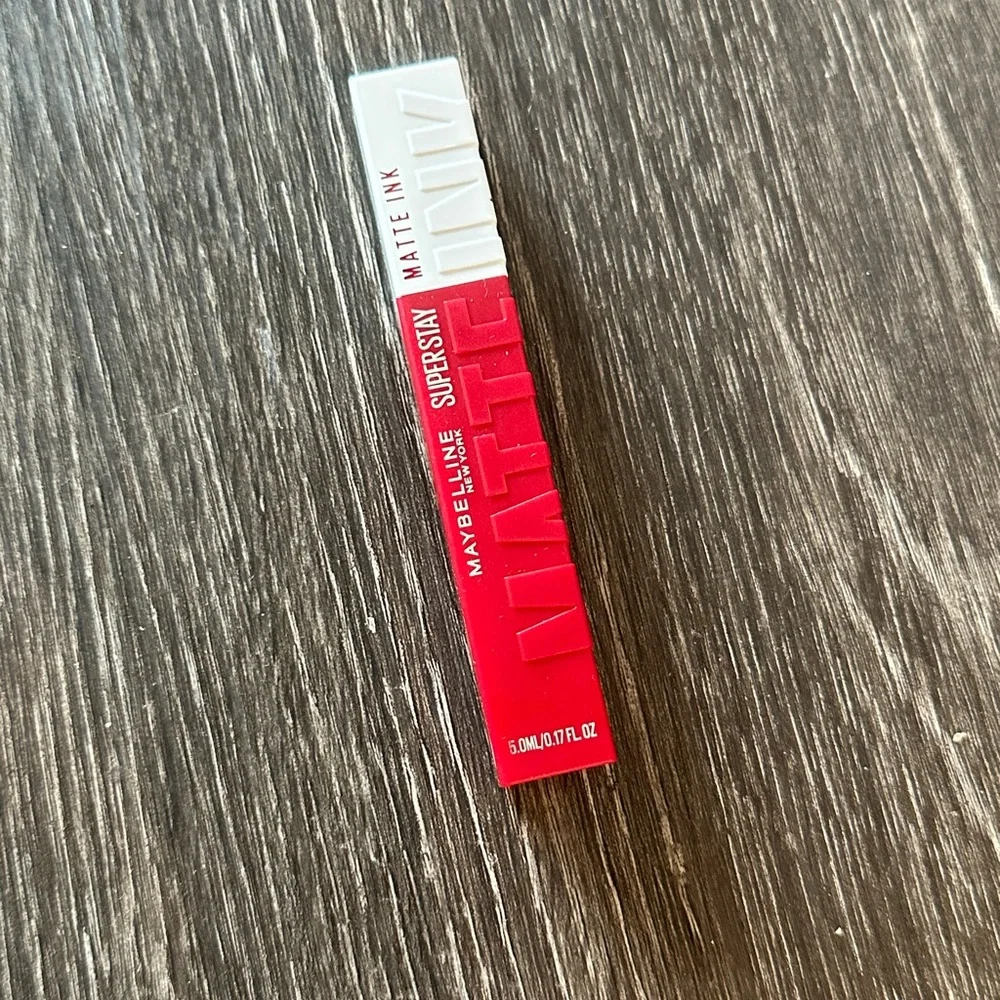 Maybelline SuperStay Matte Ink Lipstick - Bold Red